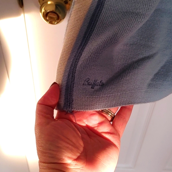 Men's Buffalo size Large sweater - Picture 3 of 4